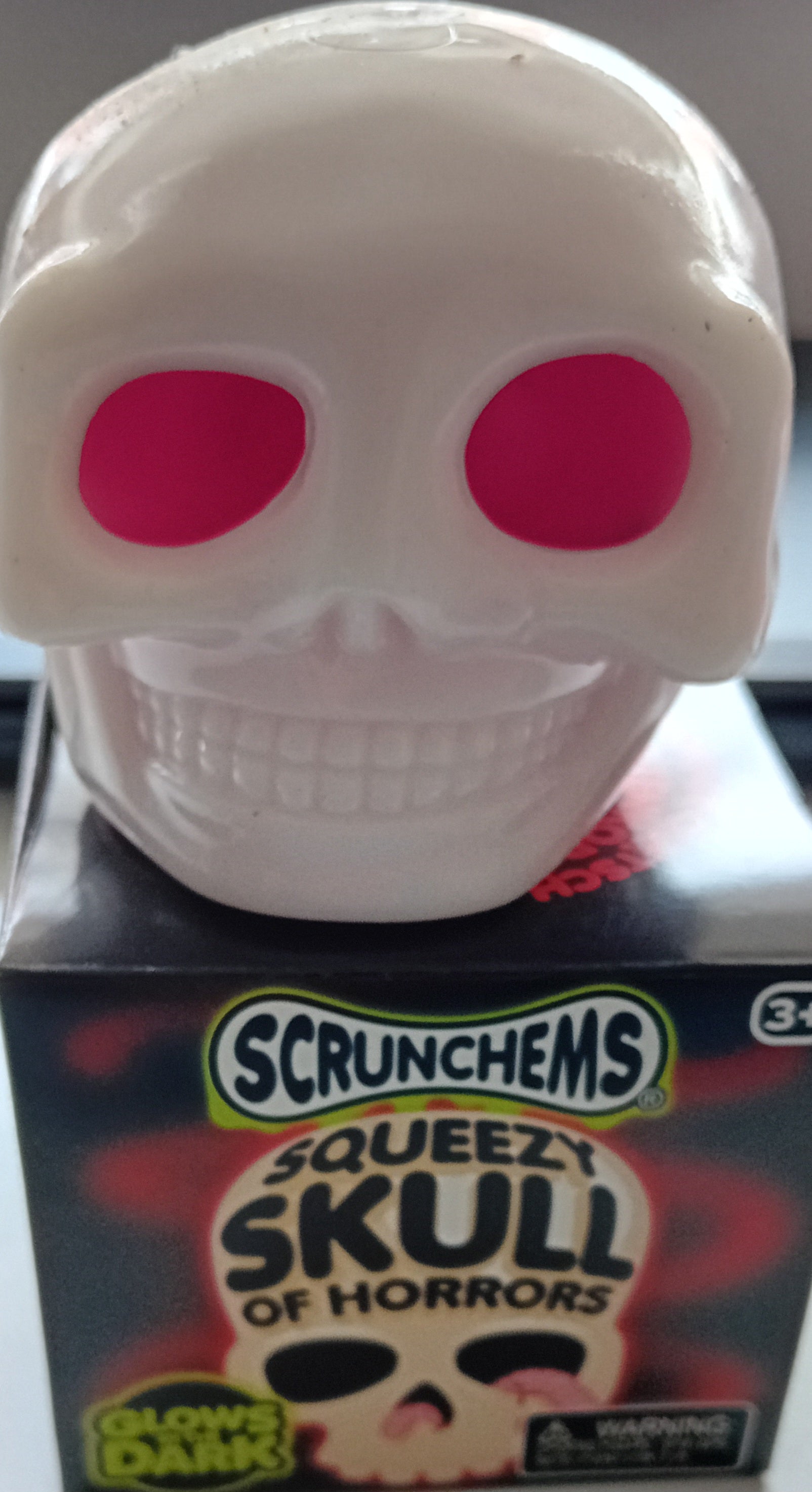 Glow in the Dark Srunchems Squeezy Skull of Horror
